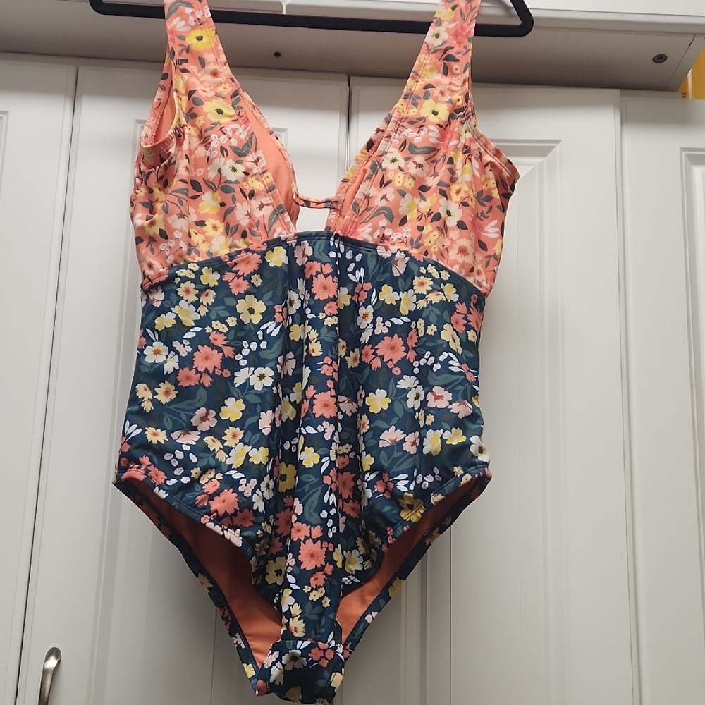 Floral One Piece Swimsuit - Picture 3 of 4
